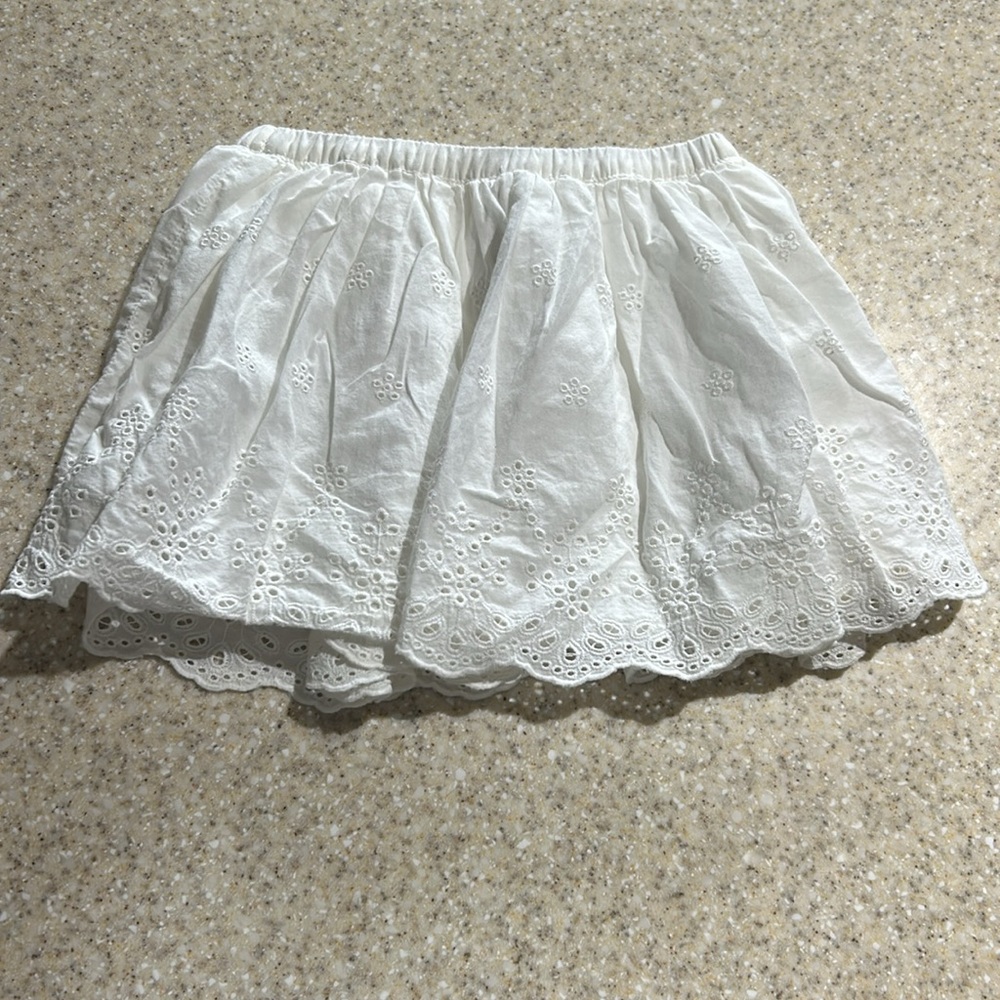 Oshkosh 4t white eyelet skirt 100% cotton - Picture 5 of 5